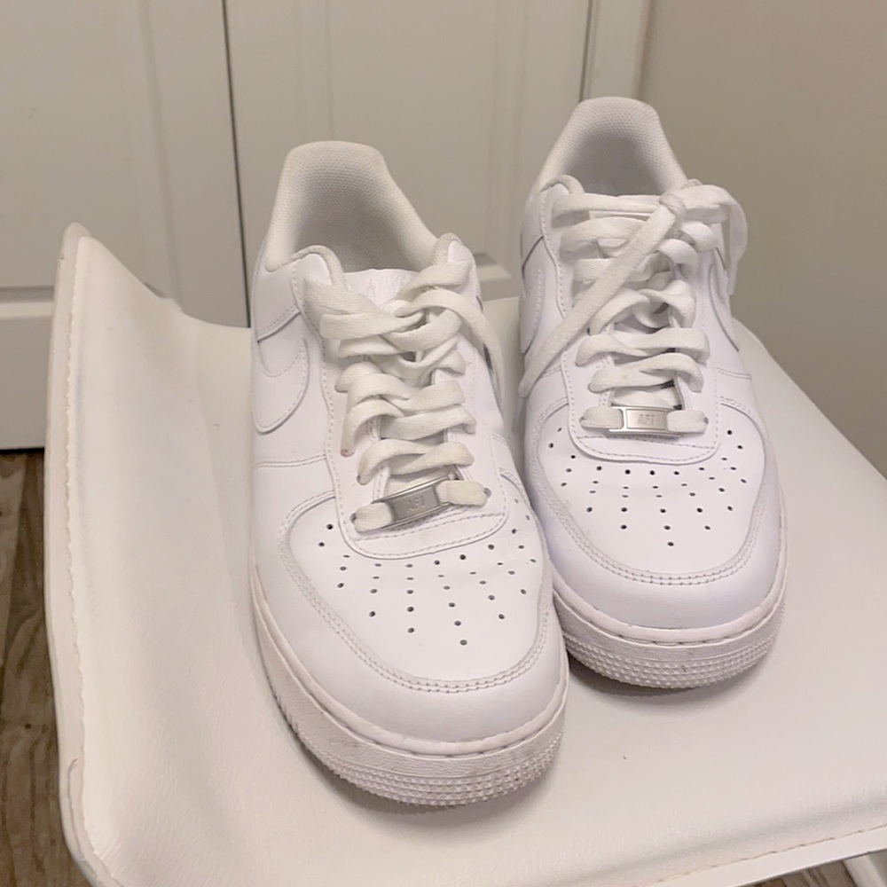 MEN NIKE 9.5 AIR FORCE ONES